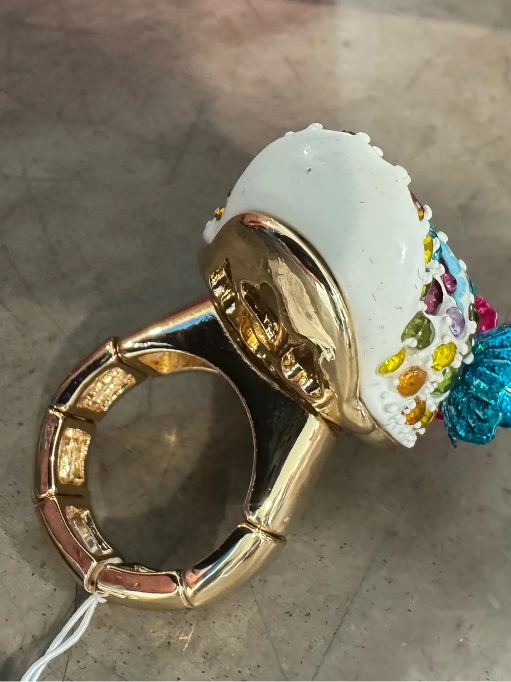 FUN Multicolor Skull Decorative Ring w/stretchy band so OSFM! Spooky season 💀